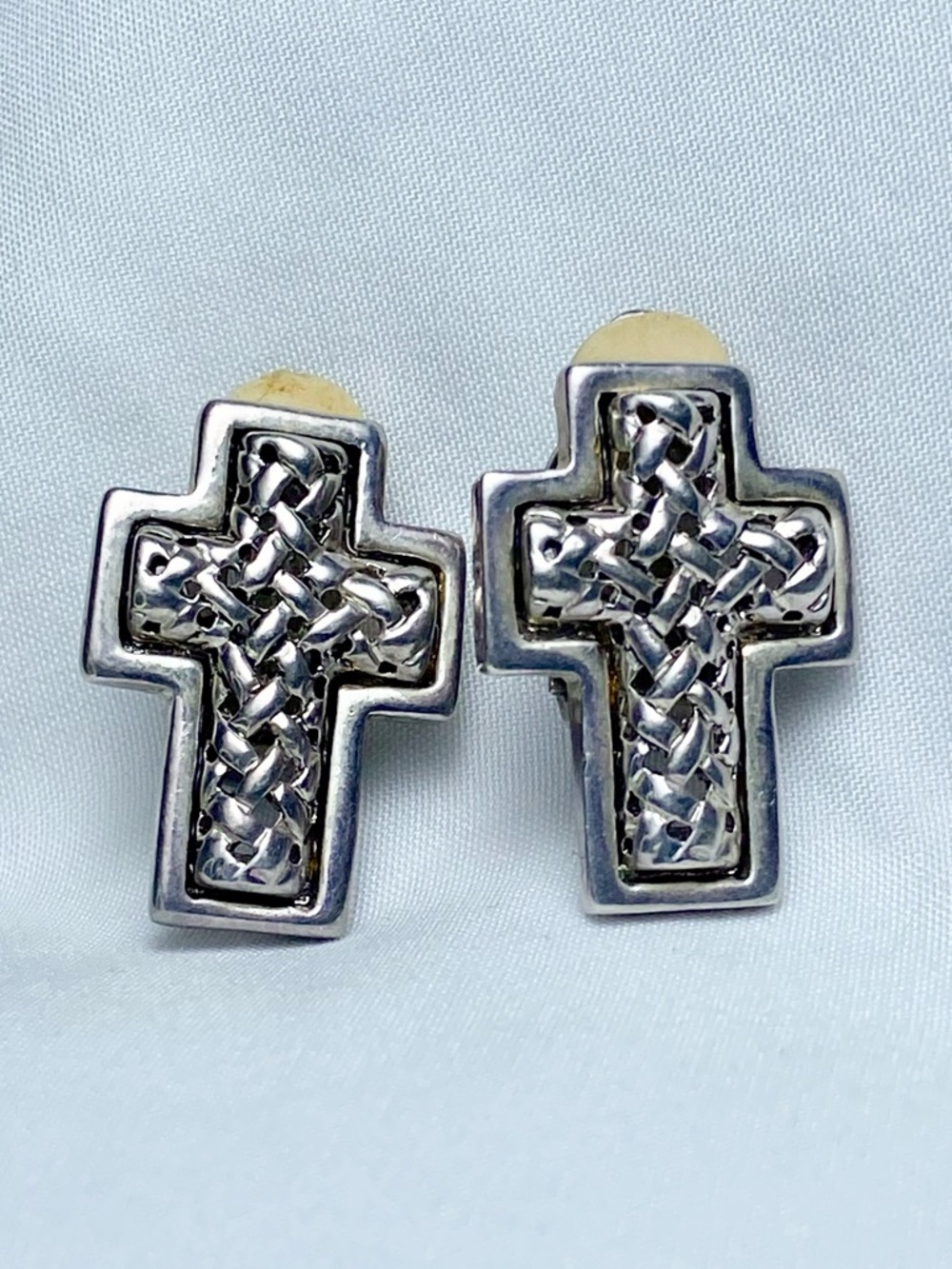 Best Signed VTG Cross Clip-On Earrings Silver Tone Religious Christianity